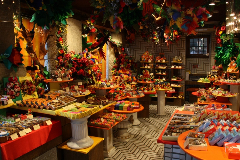 ecommerce-LA GARDE-min_candy_store_chocolate_shop_chocolate_switzerland-393515